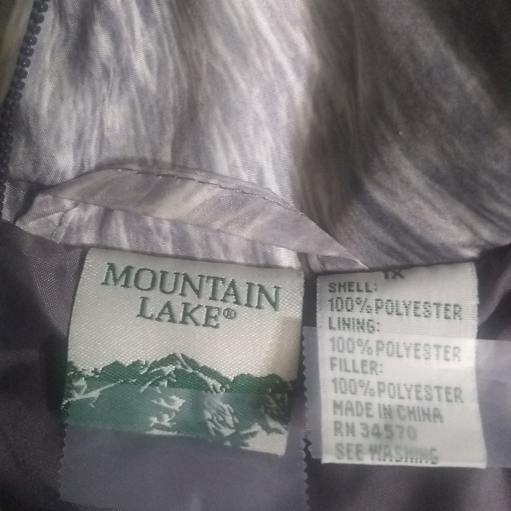 Vest - Picture 3 of 4